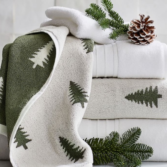 NWT Set of 3 Pottery Barn Pine Tree Reversible Hand Towels Winter Holiday Forest - Picture 4 of 4